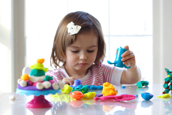 girl-playing-with-play-dough-9